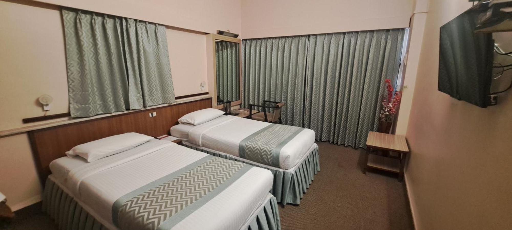 Hotel Swaroop Пуна Экстерьер фото