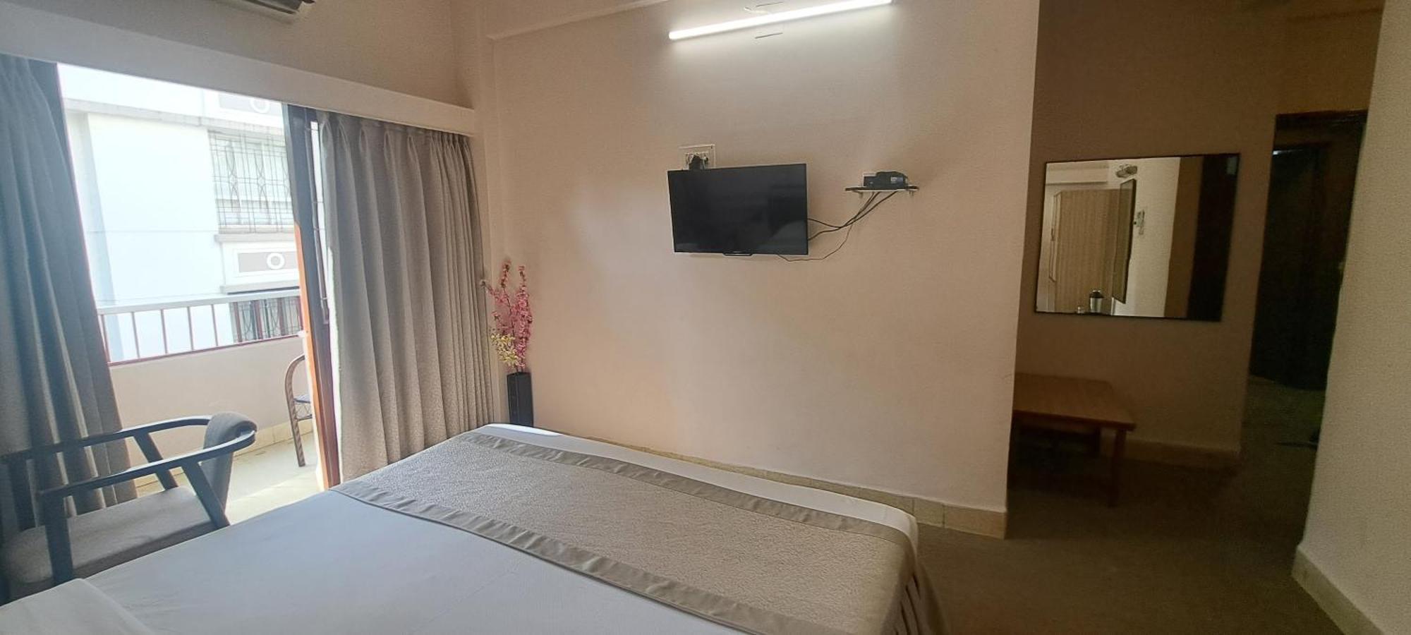 Hotel Swaroop Пуна Экстерьер фото
