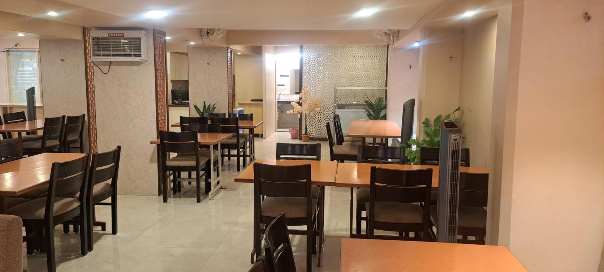 Hotel Swaroop Пуна Экстерьер фото
