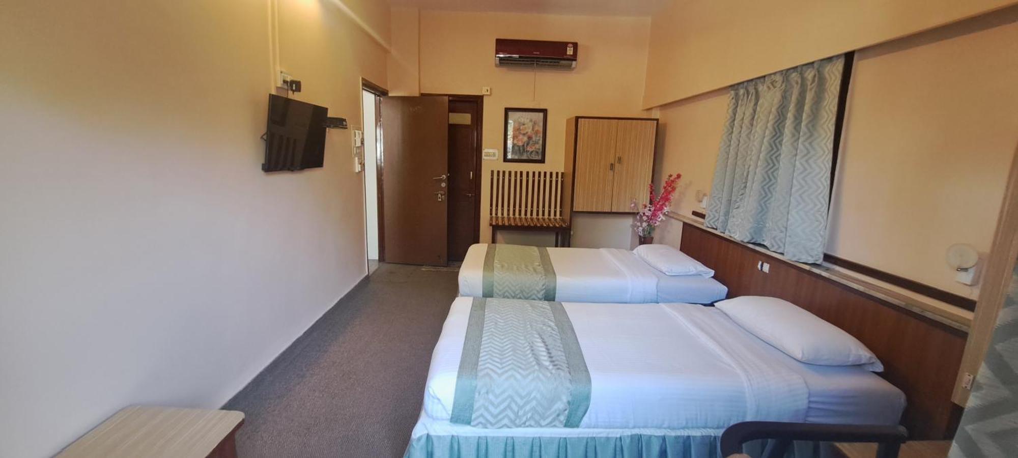Hotel Swaroop Пуна Экстерьер фото