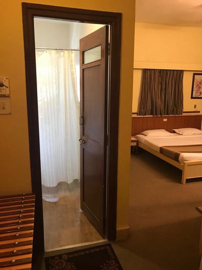 Hotel Swaroop Пуна Экстерьер фото
