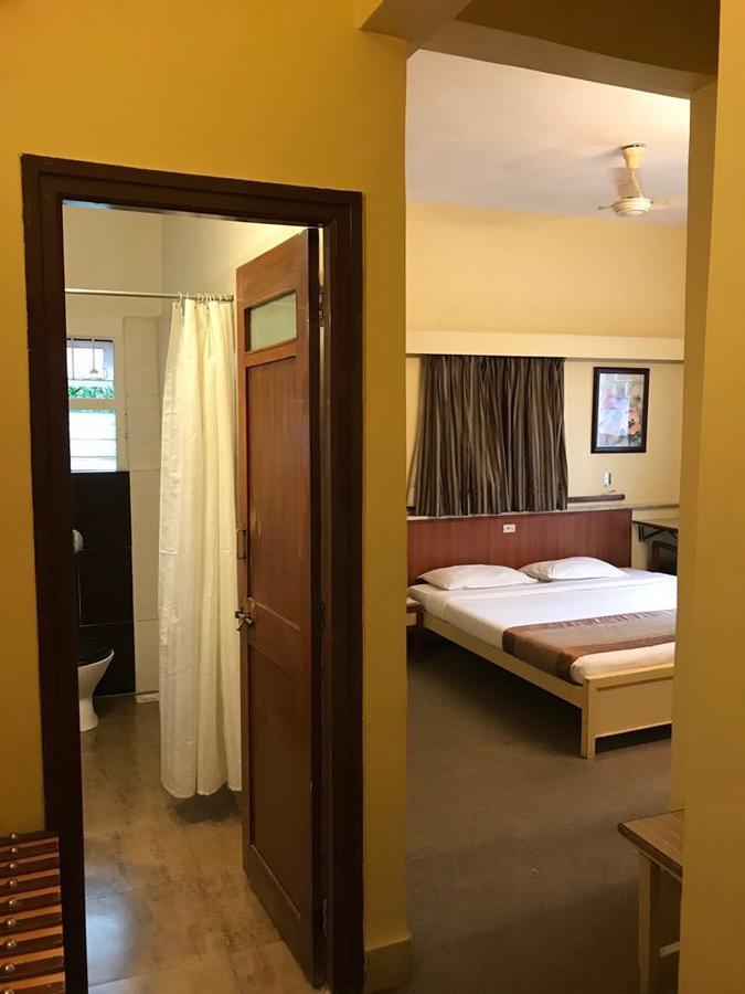 Hotel Swaroop Пуна Экстерьер фото