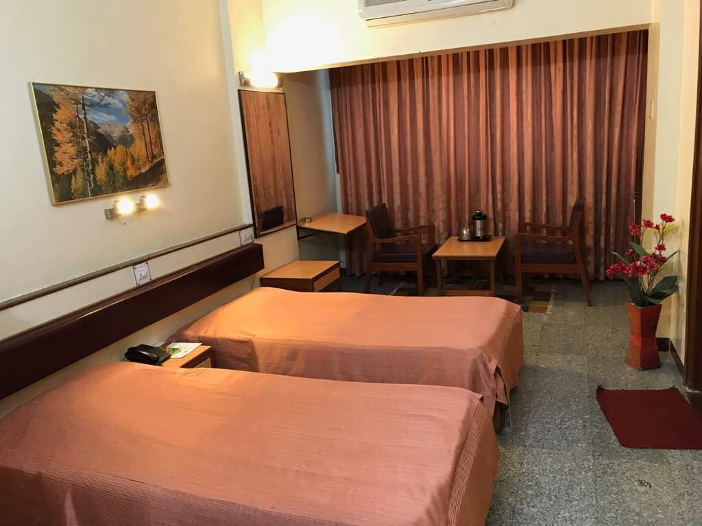 Hotel Swaroop Пуна Экстерьер фото
