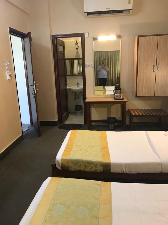 Hotel Swaroop Пуна Экстерьер фото