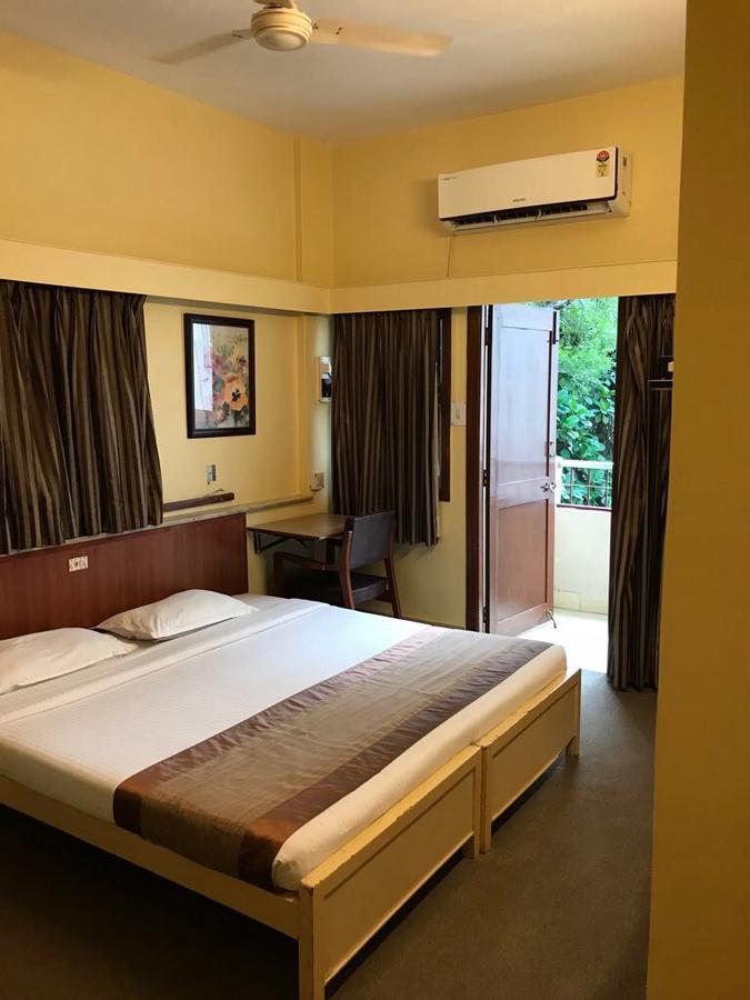 Hotel Swaroop Пуна Экстерьер фото