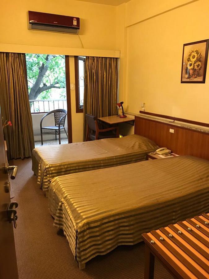 Hotel Swaroop Пуна Экстерьер фото